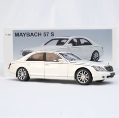 1:18 Ölçek Maybach 57S White 2005 - Autoart Millennium