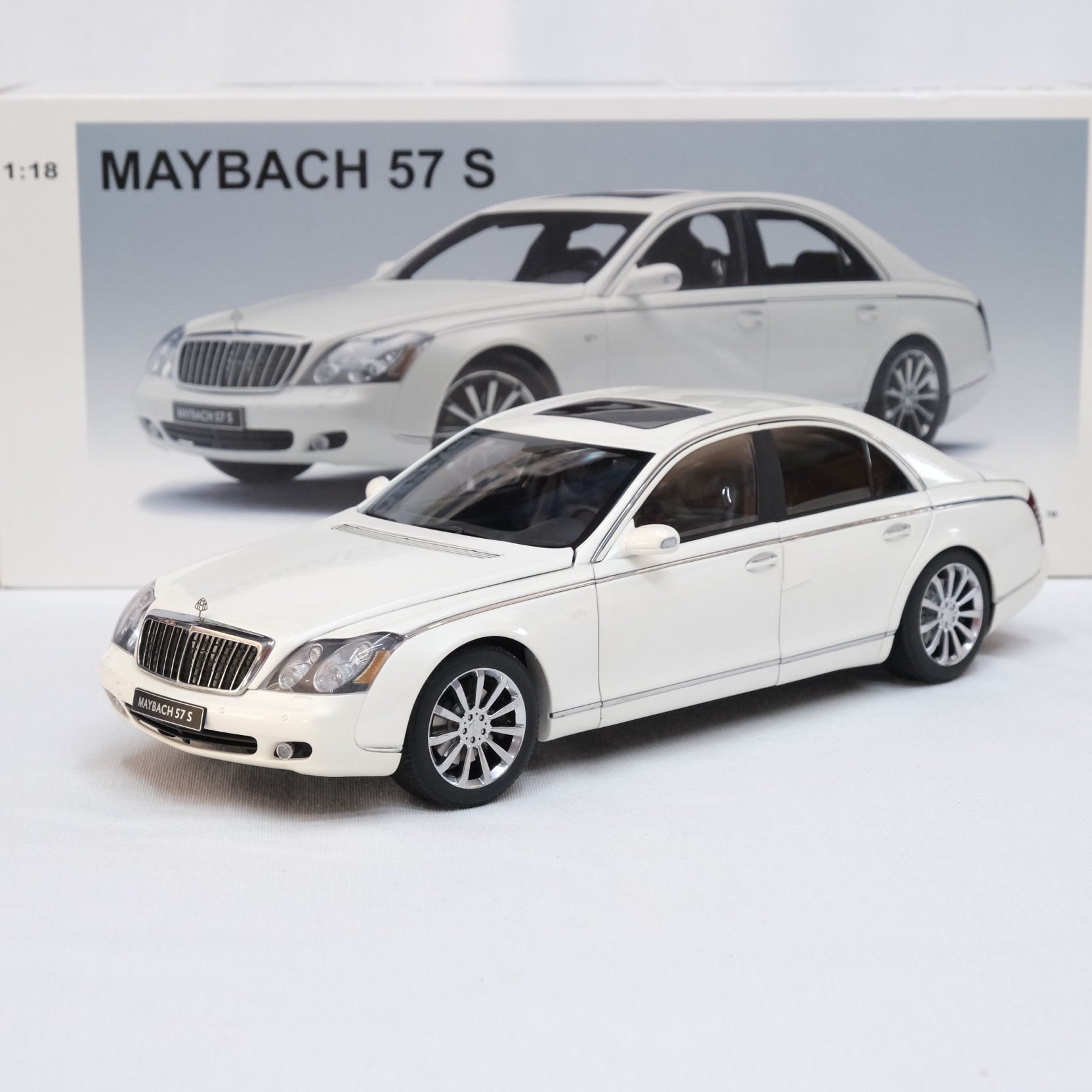 1:18 Ölçek Maybach 57S White 2005 - Autoart Millennium