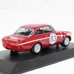 1:18 Ölçek 1972 Alfa Romeo 1300 GTA - Minicahmps
