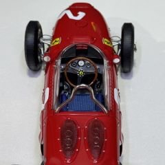 1:18 Ferrari Dino 156 F1 Phil Hill Sharknose Monza Winner - CMC