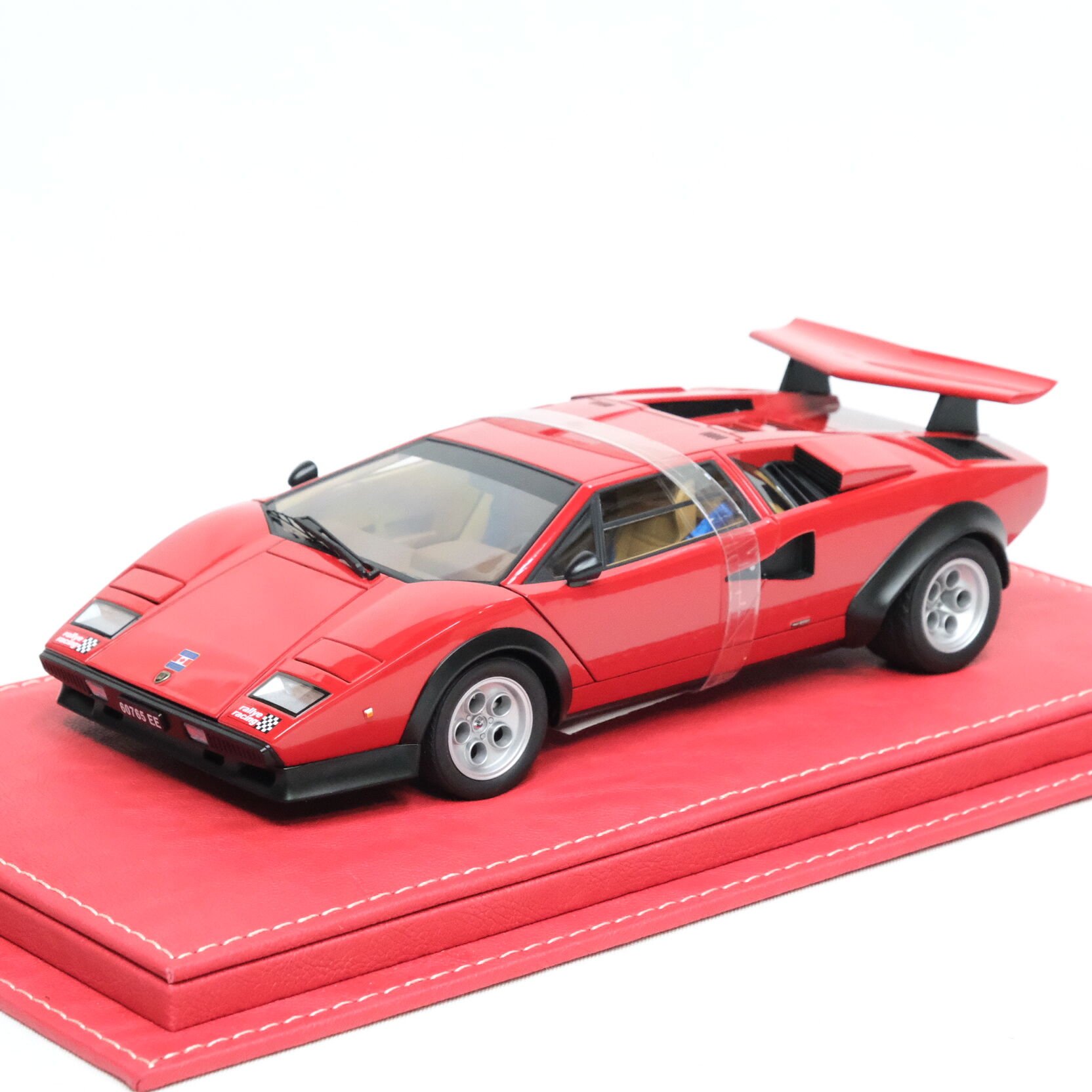1:18 Lamborghini Countach LP5000S Walter Wolf Edt. Red - Autoart Signature