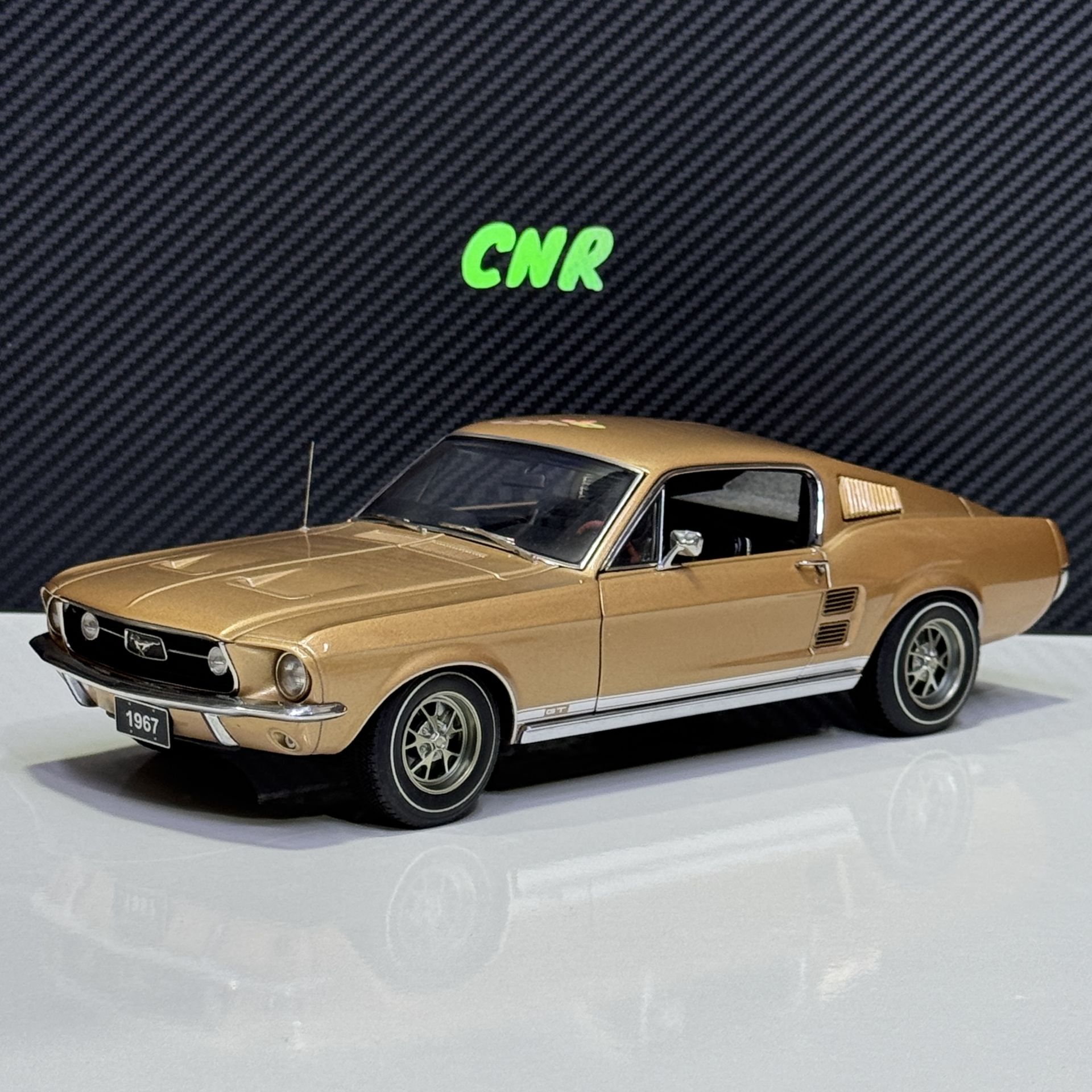 1:18 Ford Mustang GT390 Gold 1967 - Autoart
