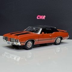 1:18 Oldsmobile 442 W-30 Convertible 1972 - ACME