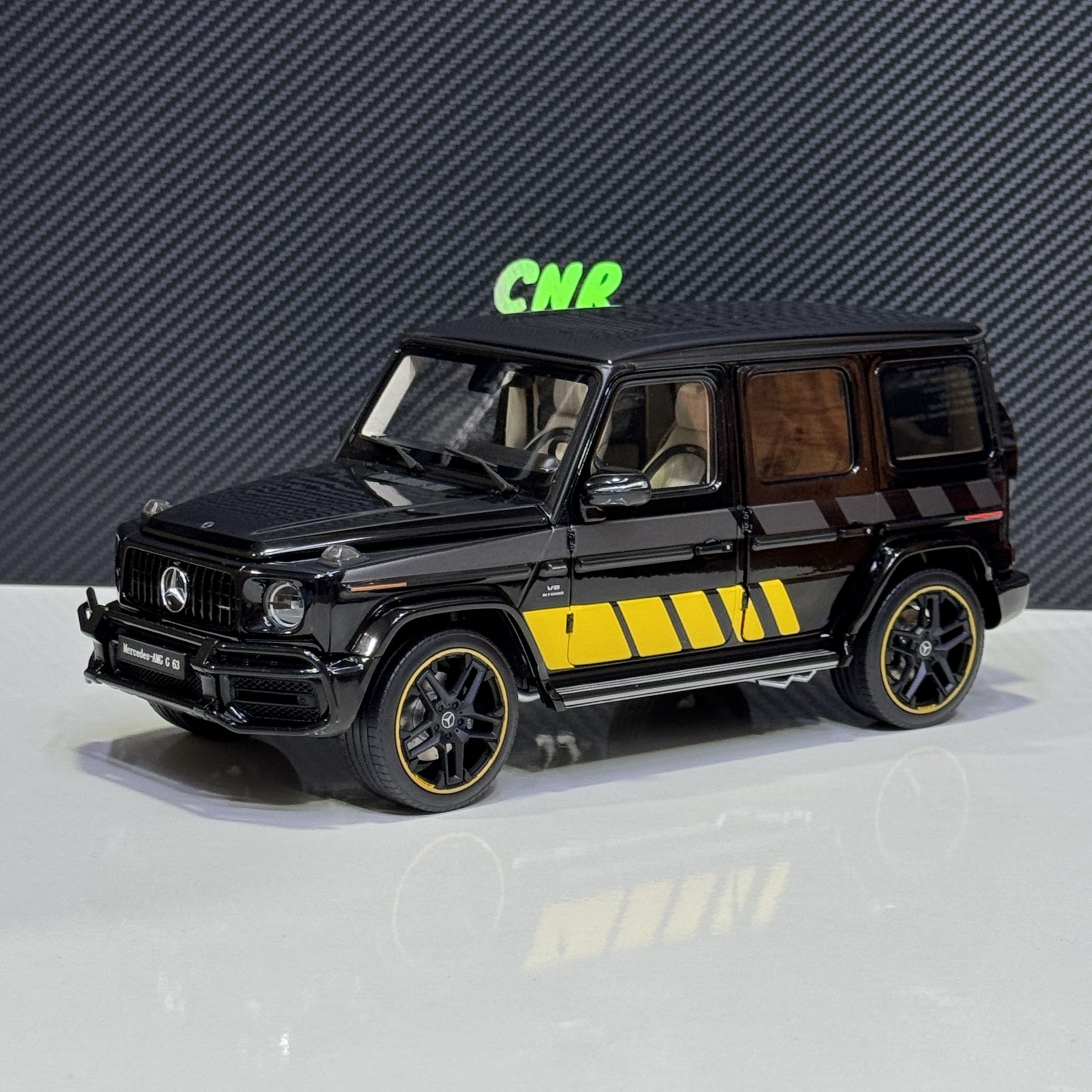 1:18 Mercedes-AMG G63 W463 2020 Cigarette Edition - Almost Real