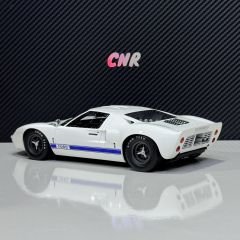 1:18 Ford GT40 Mk1 1966 White/Blue - GT Spirit