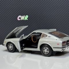 1:18 Datsun 240 Z Nissan Fairlady Silver - Kyosho
