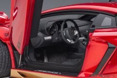 1:18 Lamborghini Aventador LBWK Hyper Red - Autoart
