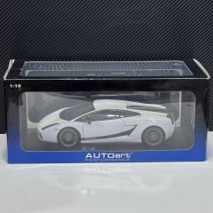 1:18 Lamborghini Gallardo LP570-4 Superleggera White - Autoart