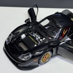 1:18 Porsche 911 GT1 Plain Body Black 1997 - Autoart