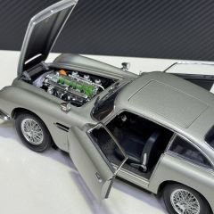 1:18 Aston Martin DB5 James Bond 007 Goldfinger - Autoart