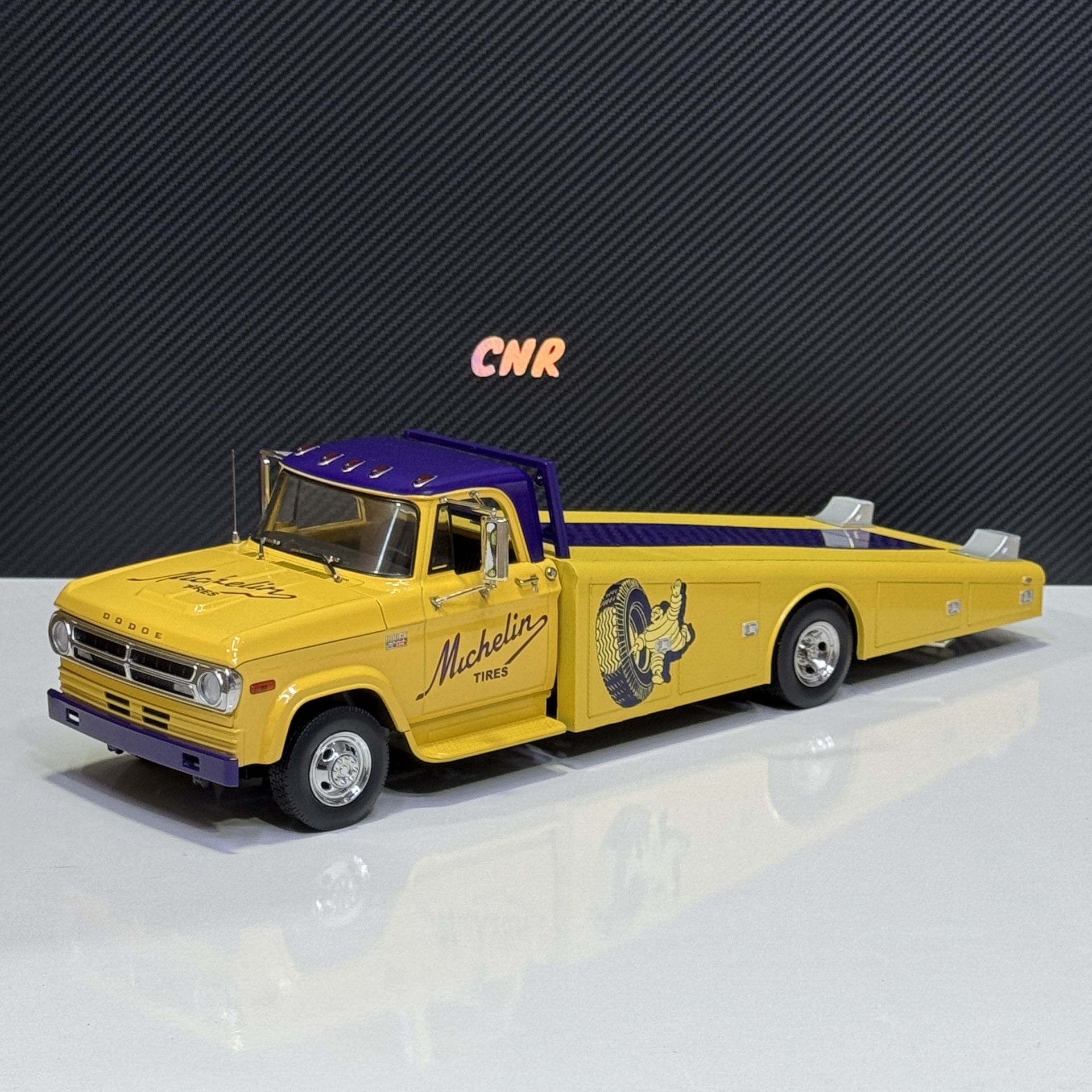 1:18 Dodge D-300 Ramp Truck 1970 Michelin - ACME