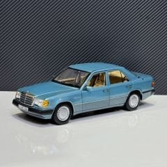 1:18 Mercedes-Benz 230E W124 1989 Beryll Green - Norev