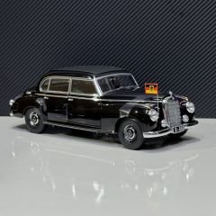 1:18 Mercedes-Benz 300 1955 Konrad Adenauer - Norev