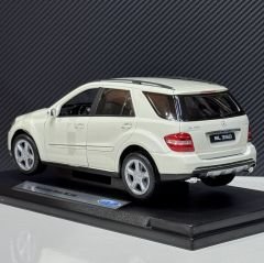 1:18 Mercedes-Benz ML350 Beyaz - Welly