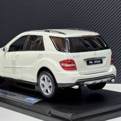 1:18 Mercedes-Benz ML350 Beyaz - Welly