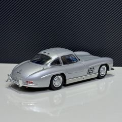 1:18 Mercedes-Benz 300SL Gullwing 1954 Silver - Schuco