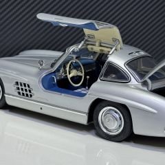 1:18 Mercedes-Benz 300SL Gullwing 1954 Silver - Schuco