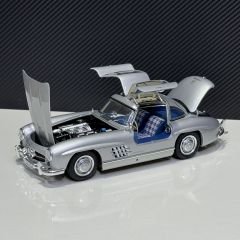 1:18 Mercedes-Benz 300SL Gullwing 1954 Silver - Schuco