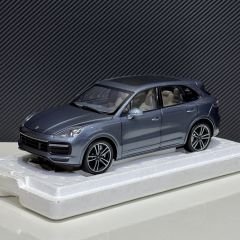 1:18 Porsche Cayenne Turbo S 2017 Blue Metallic - Minichamps