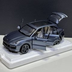 1:18 Porsche Cayenne Turbo S 2017 Blue Metallic - Minichamps