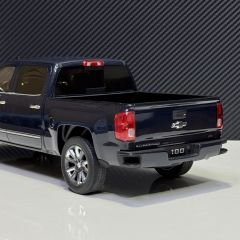 1:18 Chevrolet Silverado 100th Year Edition 2018 - GT Spirit