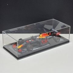 1:18 Red Bull Racing Honda RB16B World Champion 2021 - Spark