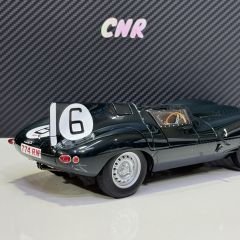 1:18 Jaguar D Type 1955 Le Mans Winner - Autoart Signature