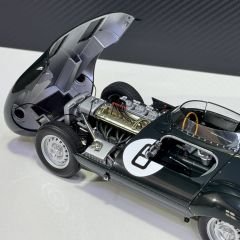 1:18 Jaguar D Type 1955 Le Mans Winner - Autoart Signature