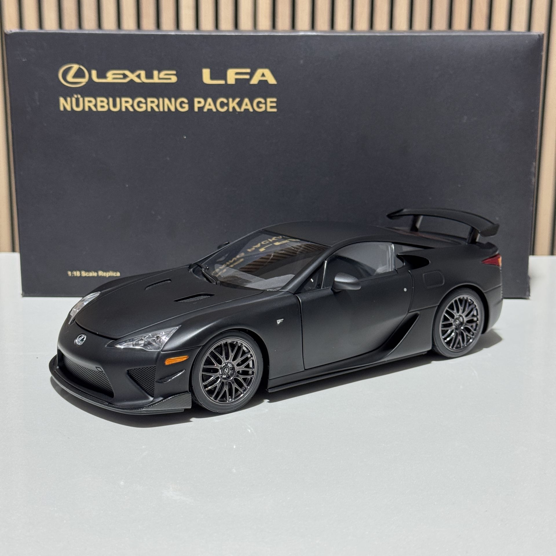 1:18 Lexus LFA Nürburgring Package Matt Black - Autoart