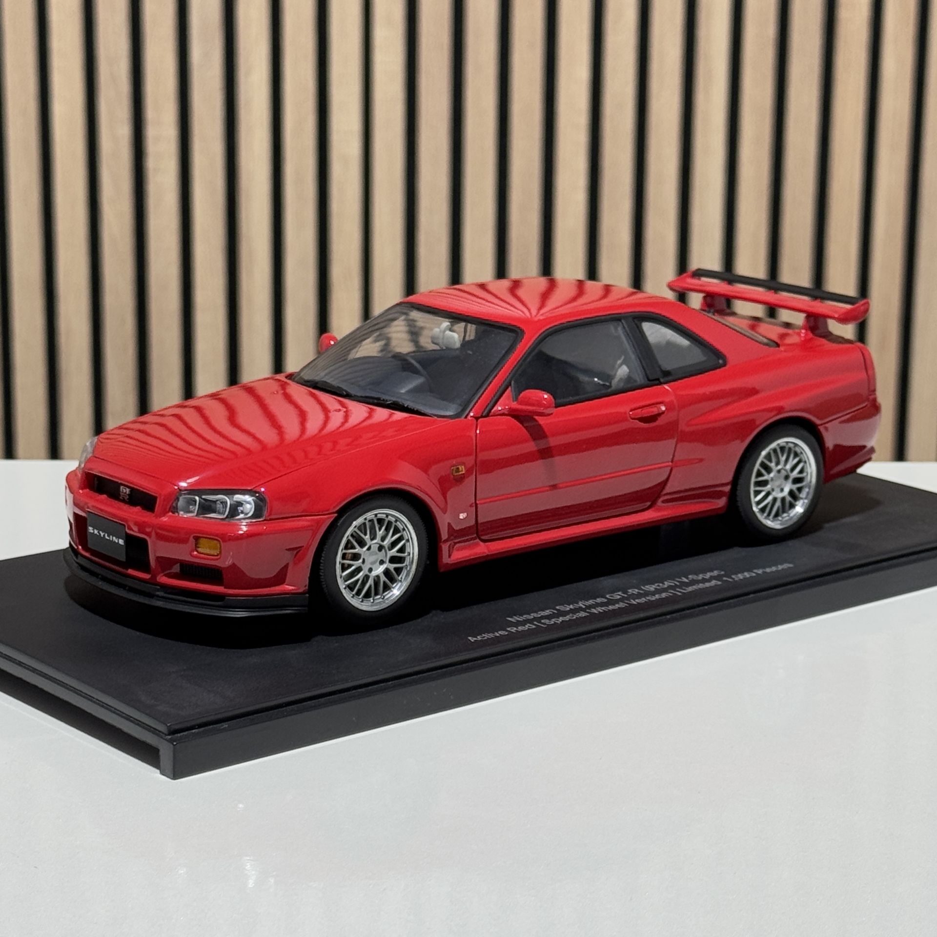 1:18 Nissan Skyline GT-R R34 Active Red Diecast - Autoart
