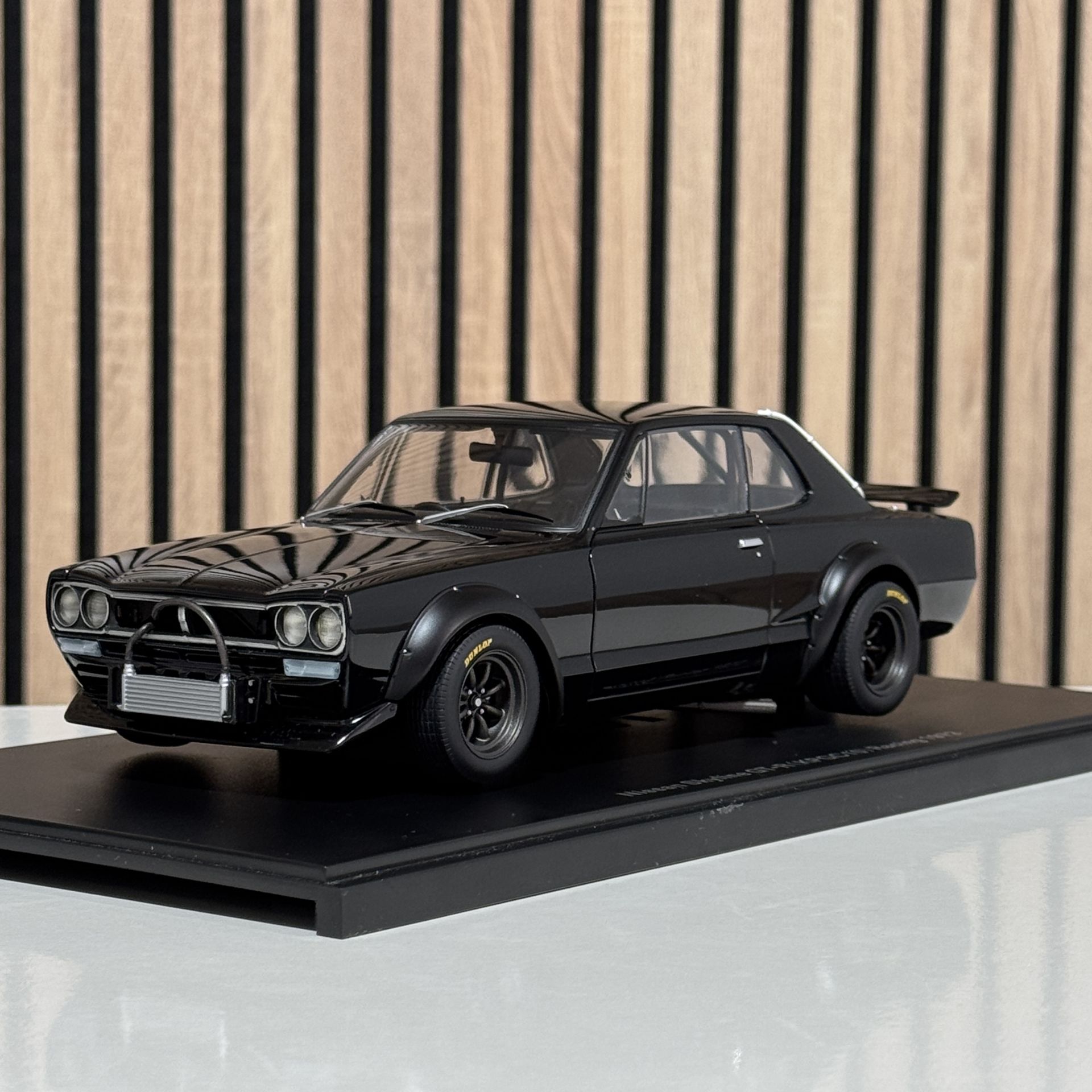 1:18 Nissan Skyline GT-R KPGC10 Racing 1972 Black Tuning - Autoart