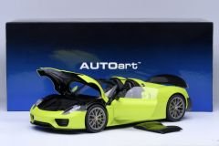 1:18 Porsche 918 Spyder 2013 Weissach Acid Green - Autoart