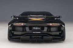 1:18 Lamborghini Aventador LBWK Black - Autoart