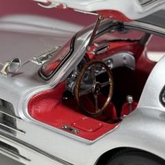 1:18 Mercedes-Benz 300 SLR Uhlenhaut 1955 Red Interior - CMC