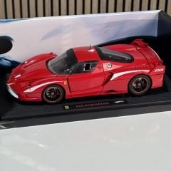 1:18 Ferrari FXX Evoluzione Black Wheels - Hot Wheels Elite