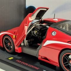 1:18 Ferrari FXX Evoluzione Black Wheels - Hot Wheels Elite