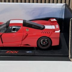 1:18 Ferrari FXX Black Wheels - Hot Wheels Elite