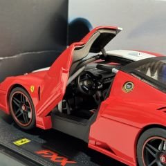 1:18 Ferrari FXX Black Wheels - Hot Wheels Elite