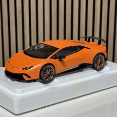1:18 Lamborghini Huracan LP640-4 Performante 2017 - Autoart