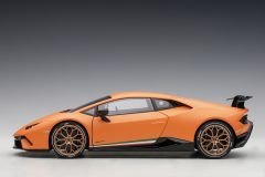 1:18 Lamborghini Huracan LP640-4 Performante 2017 - Autoart
