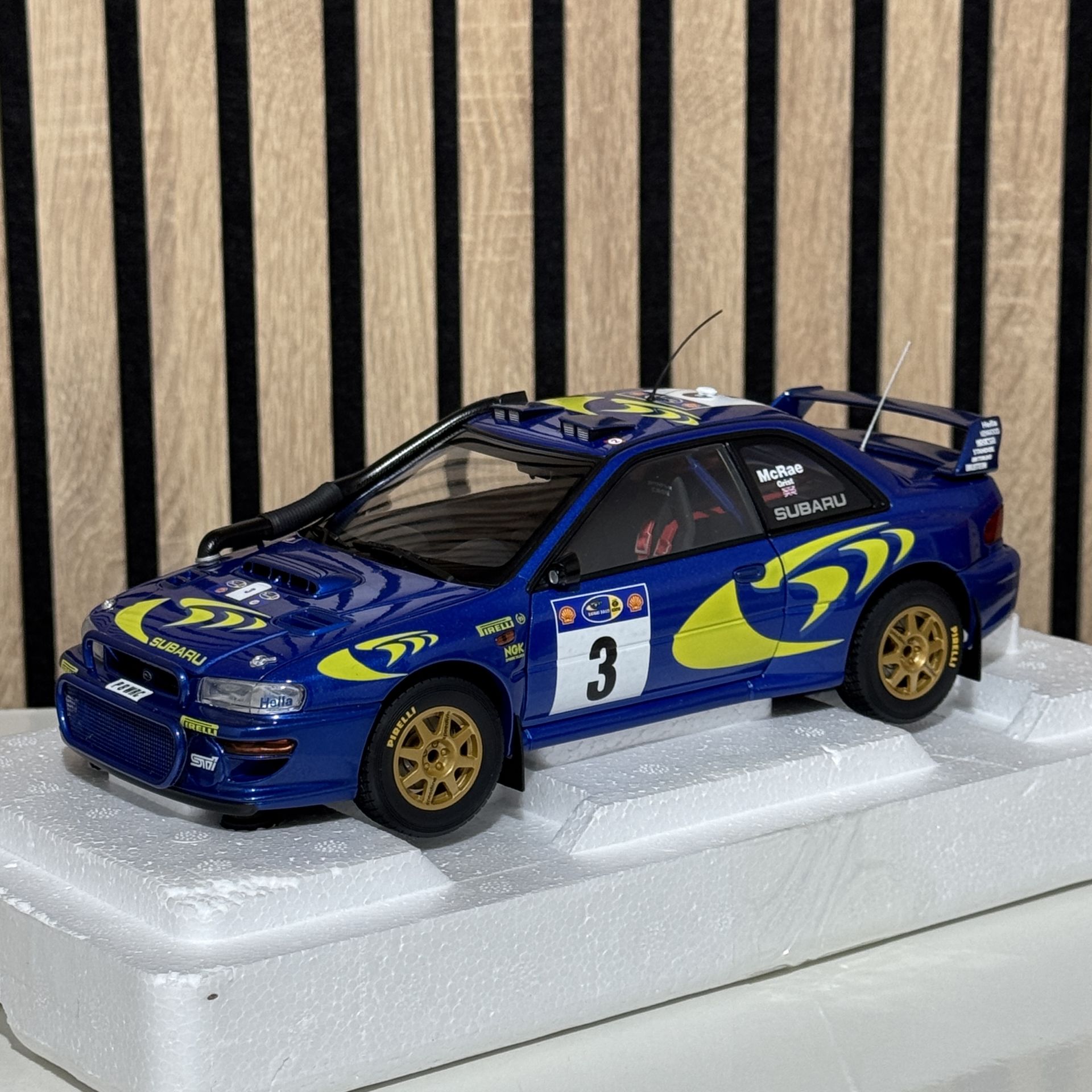 1:18 Subaru Impreza WRC 1997 Safari Winner Colin McRae - Autoart