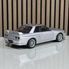 1:18 Nissan Skyline GT-R R32 V Spec 2 Spark Silver 77346 - Autoart