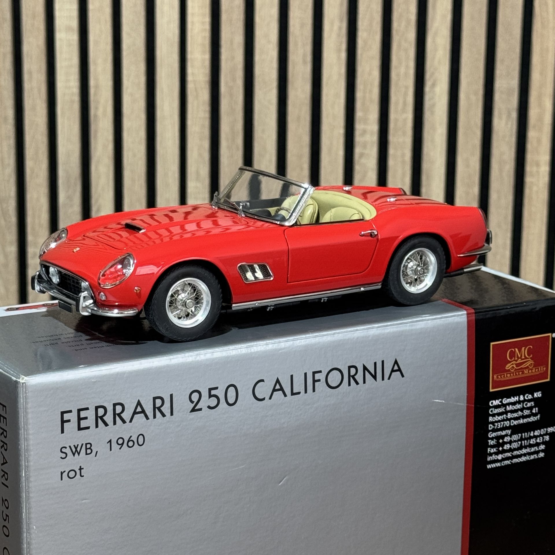 1:18 Ferrari California SWB Red 1960 - CMC