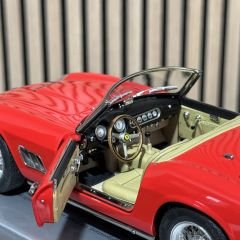1:18 Ferrari California SWB Red 1960 - CMC