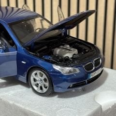 1:18 BMW 5 Serie 545i E60 Mystic Blue - Kyosho