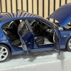 1:18 BMW 5 Serie 545i E60 Mystic Blue - Kyosho