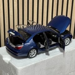 1:18 BMW 5 Serie 545i E60 Mystic Blue - Kyosho