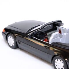 1:18 1993 Mercedes-Benz SL500 R129 - KK Scale