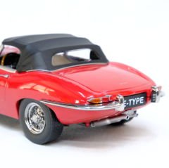 1:18 Jaguar E Type 1961 Red - KK Scales