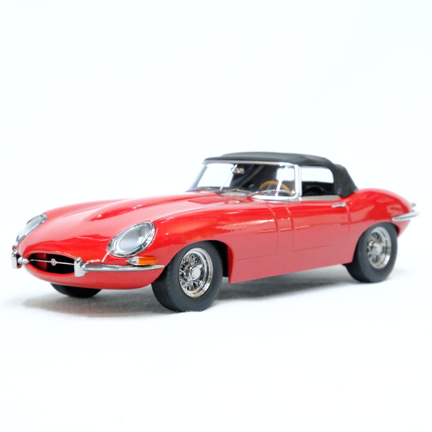 1:18 Jaguar E Type 1961 Red - KK Scales